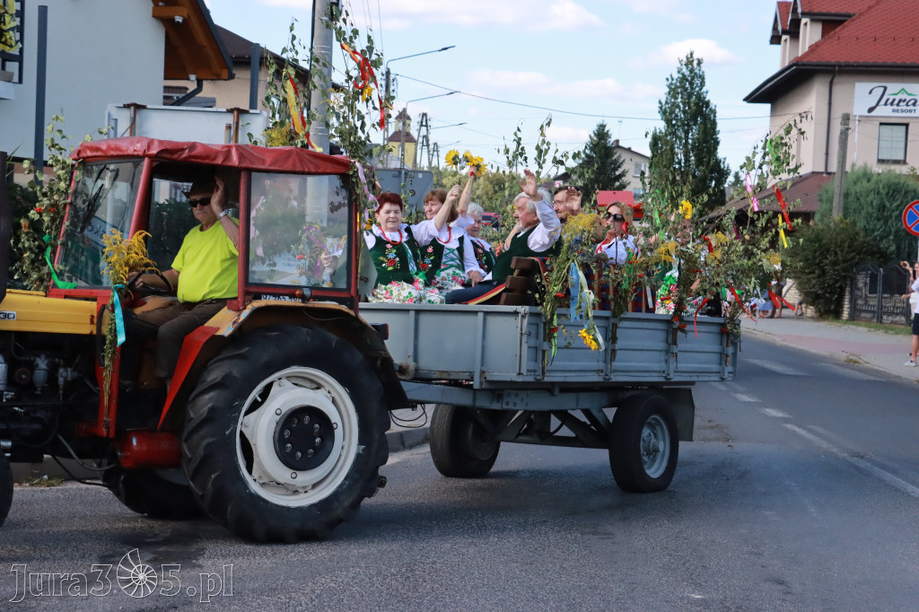 Fotorelacja: Korowód dożynkowy i Parada Ciągników w Kroczycach