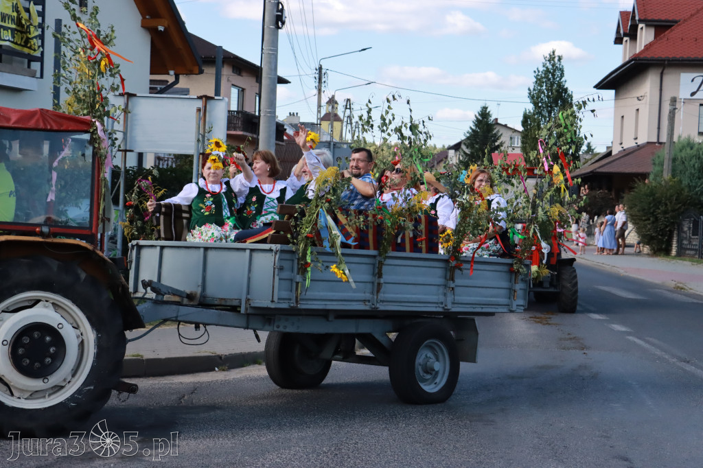 Fotorelacja: Korowód dożynkowy i Parada Ciągników w Kroczycach