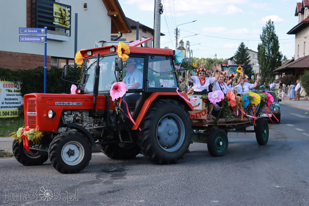 Fotorelacja: Korowód dożynkowy i Parada Ciągników w Kroczycach