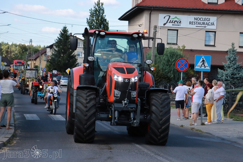 Fotorelacja: Korowód dożynkowy i Parada Ciągników w Kroczycach