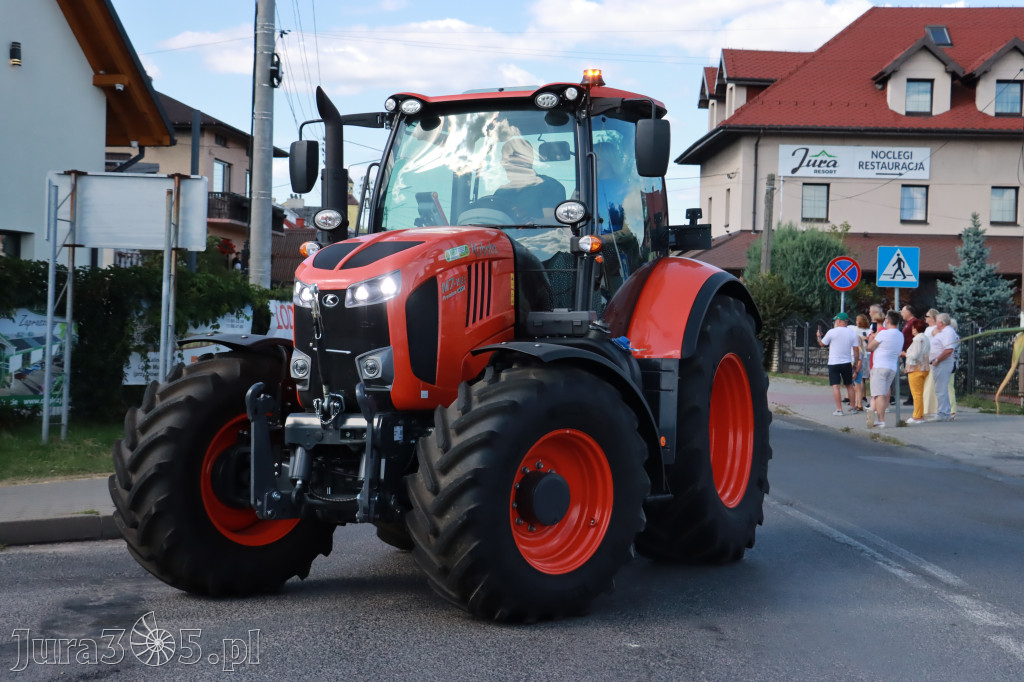Fotorelacja: Korowód dożynkowy i Parada Ciągników w Kroczycach