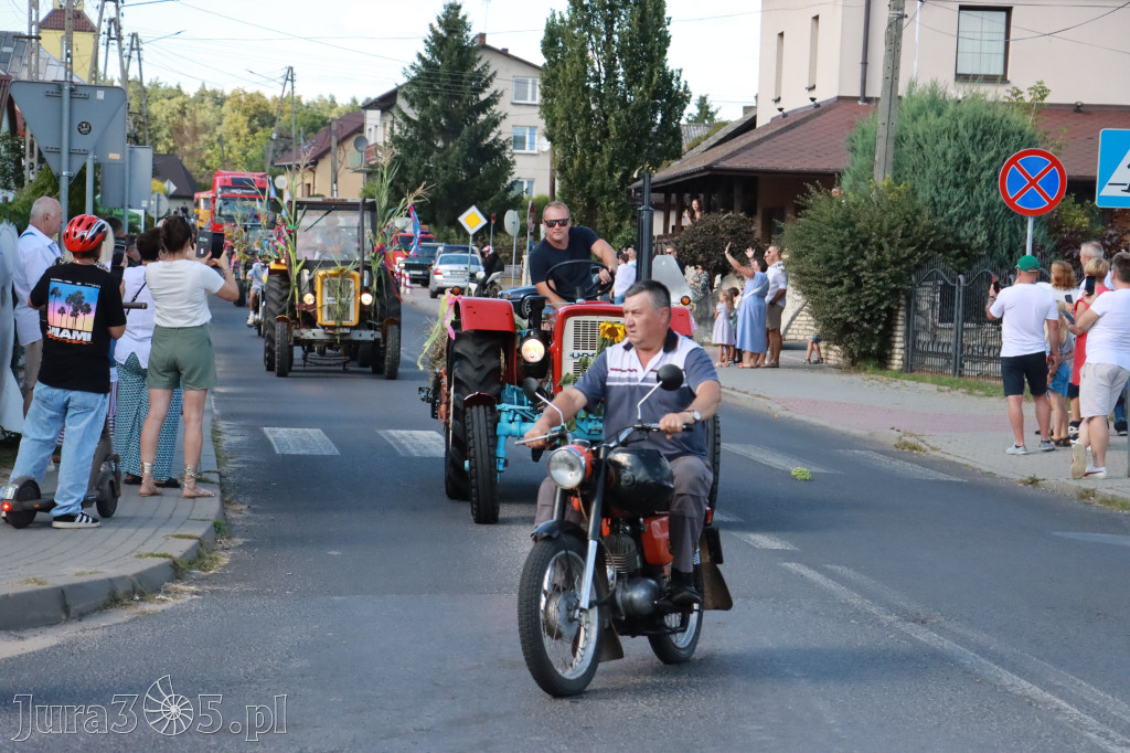 Fotorelacja: Korowód dożynkowy i Parada Ciągników w Kroczycach