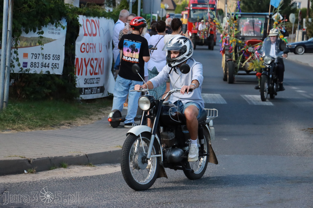 Fotorelacja: Korowód dożynkowy i Parada Ciągników w Kroczycach