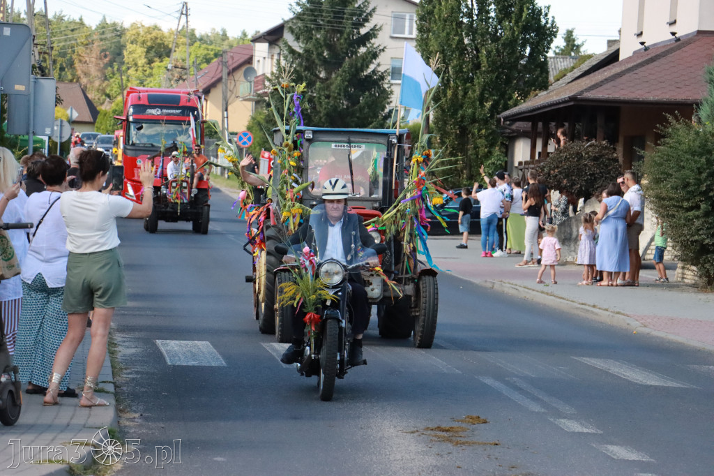 Fotorelacja: Korowód dożynkowy i Parada Ciągników w Kroczycach