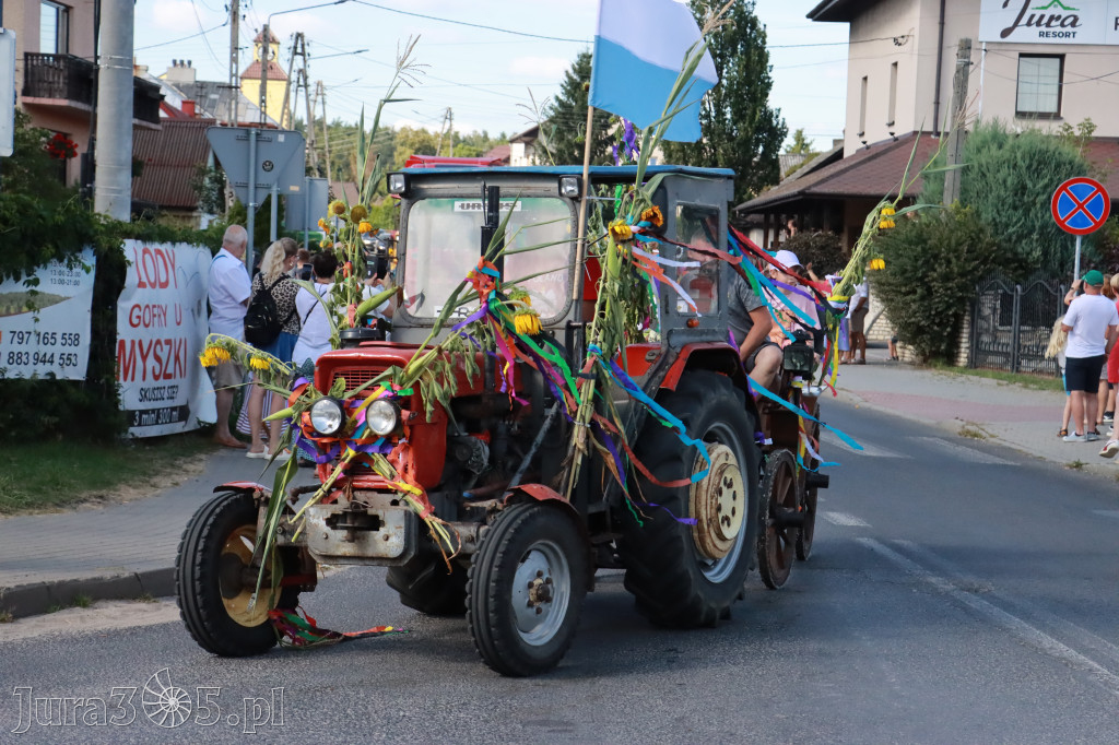 Fotorelacja: Korowód dożynkowy i Parada Ciągników w Kroczycach