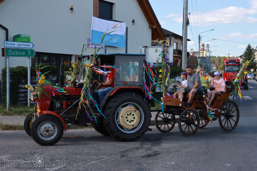Fotorelacja: Korowód dożynkowy i Parada Ciągników w Kroczycach