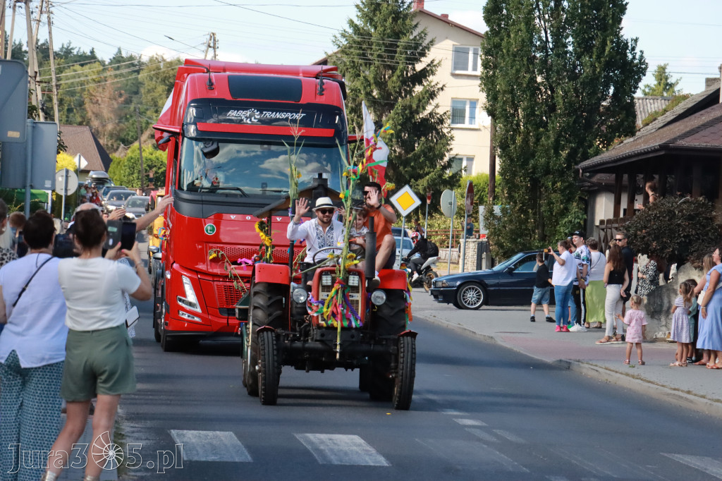Fotorelacja: Korowód dożynkowy i Parada Ciągników w Kroczycach