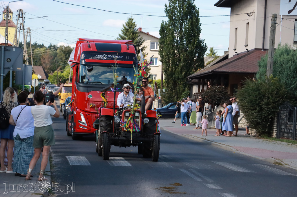 Fotorelacja: Korowód dożynkowy i Parada Ciągników w Kroczycach