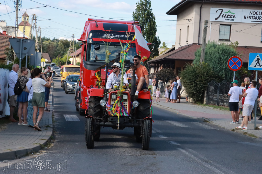 Fotorelacja: Korowód dożynkowy i Parada Ciągników w Kroczycach