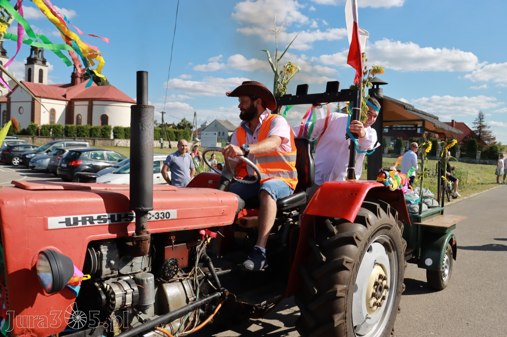 Fotorelacja: Korowód dożynkowy i Parada Ciągników w Kroczycach