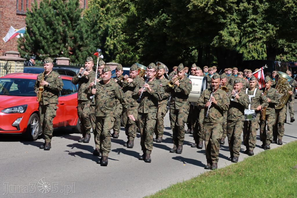 Fotorelacja: Powiatowe Obchody Święta Wojska Polskiego w Porębie