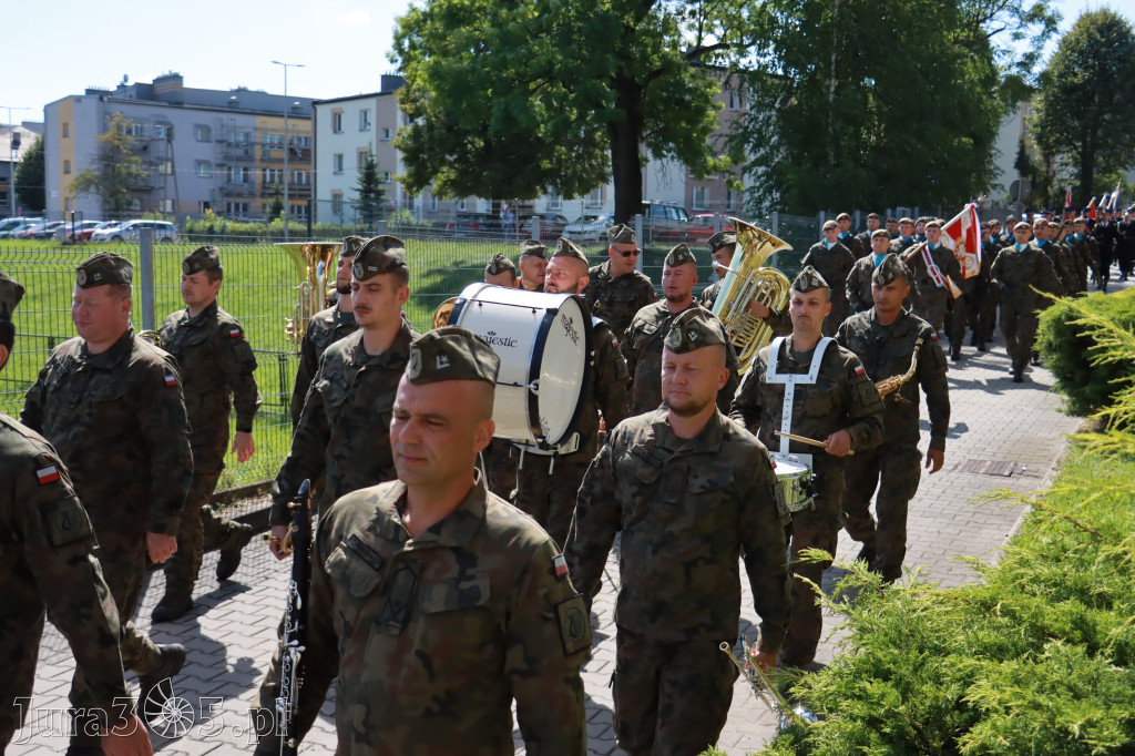 Fotorelacja: Powiatowe Obchody Święta Wojska Polskiego w Porębie