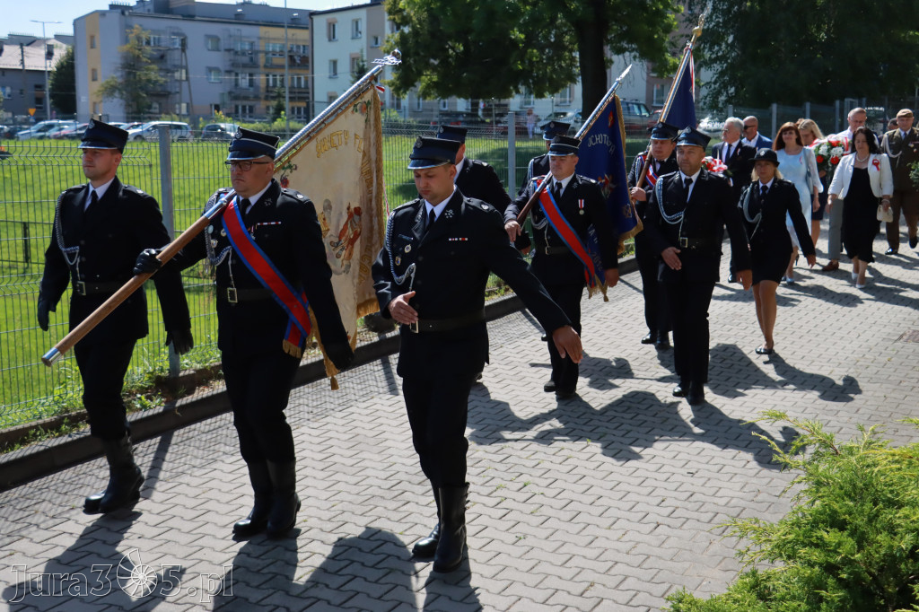 Fotorelacja: Powiatowe Obchody Święta Wojska Polskiego w Porębie