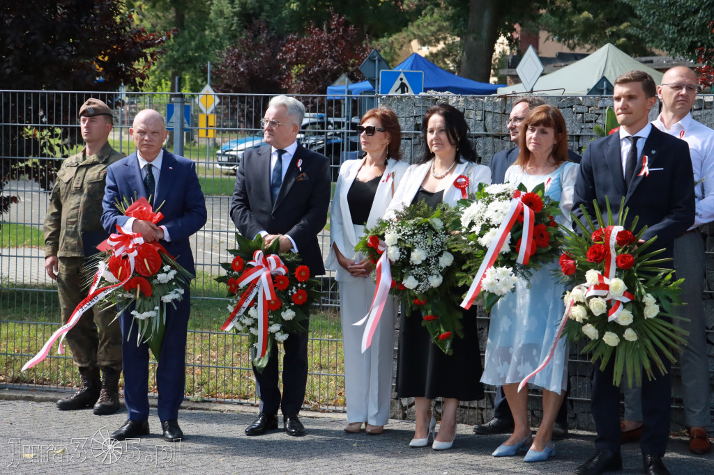 Fotorelacja: Powiatowe Obchody Święta Wojska Polskiego w Porębie