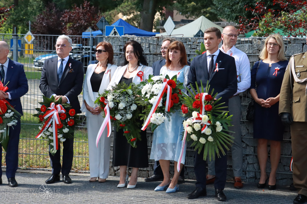 Fotorelacja: Powiatowe Obchody Święta Wojska Polskiego w Porębie