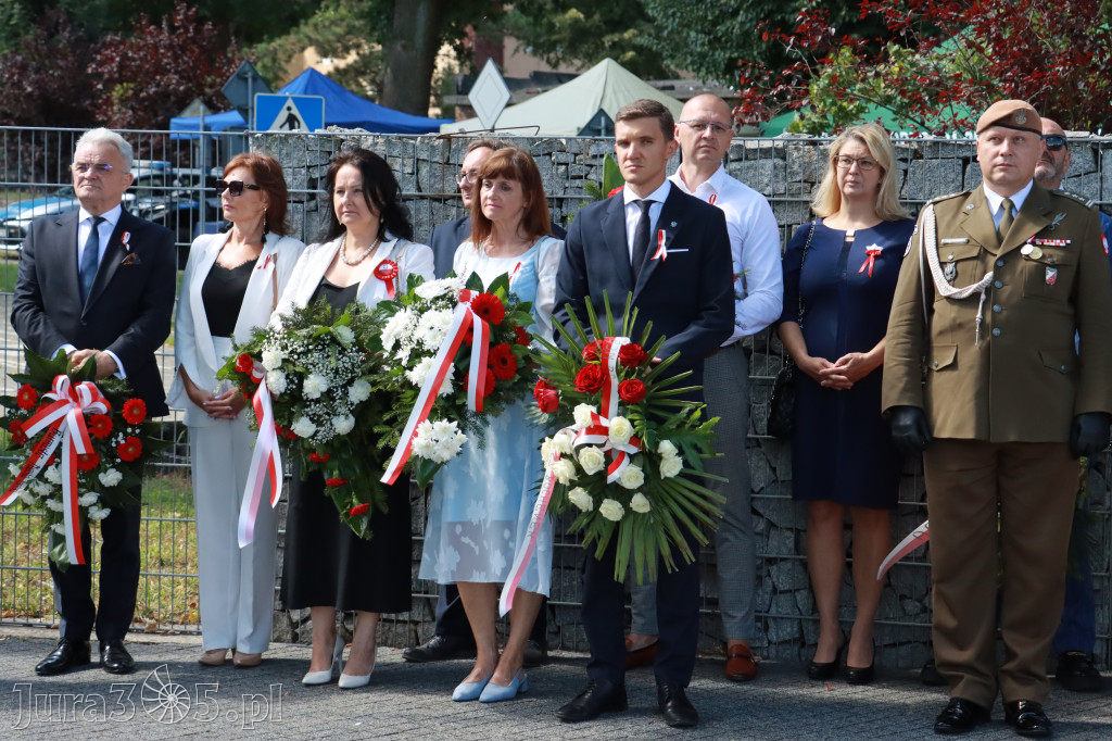 Fotorelacja: Powiatowe Obchody Święta Wojska Polskiego w Porębie