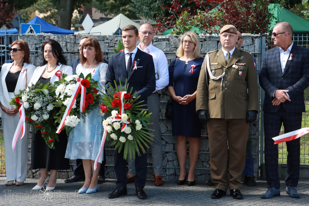 Fotorelacja: Powiatowe Obchody Święta Wojska Polskiego w Porębie