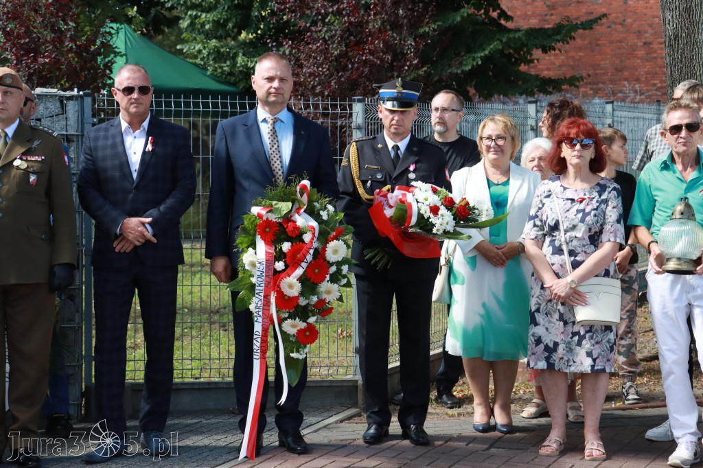 Fotorelacja: Powiatowe Obchody Święta Wojska Polskiego w Porębie
