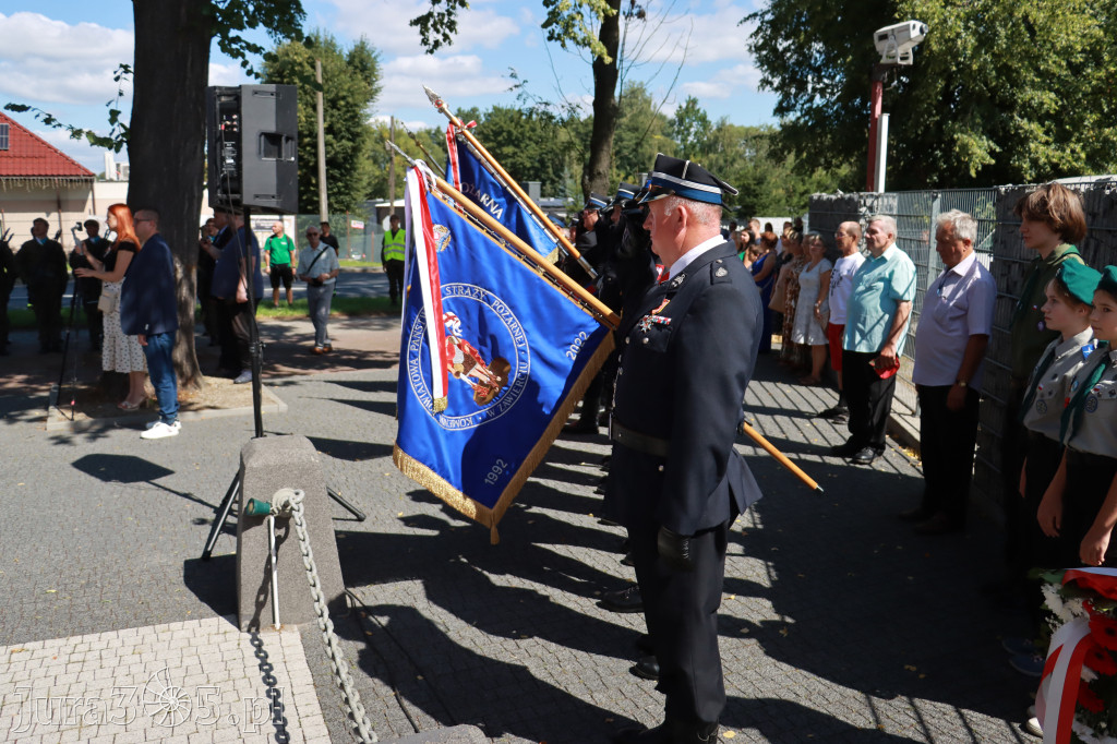 Fotorelacja: Powiatowe Obchody Święta Wojska Polskiego w Porębie