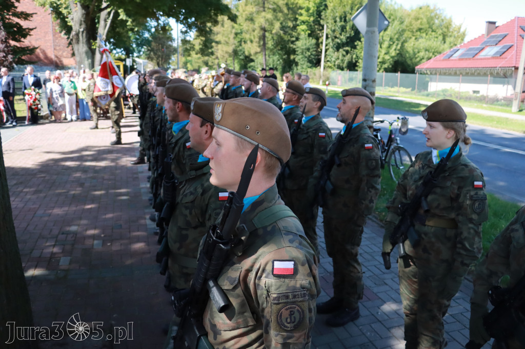 Fotorelacja: Powiatowe Obchody Święta Wojska Polskiego w Porębie