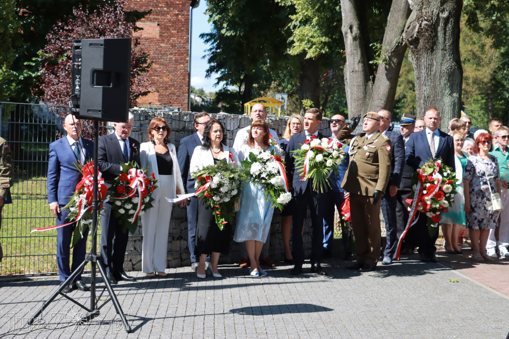 Fotorelacja: Powiatowe Obchody Święta Wojska Polskiego w Porębie