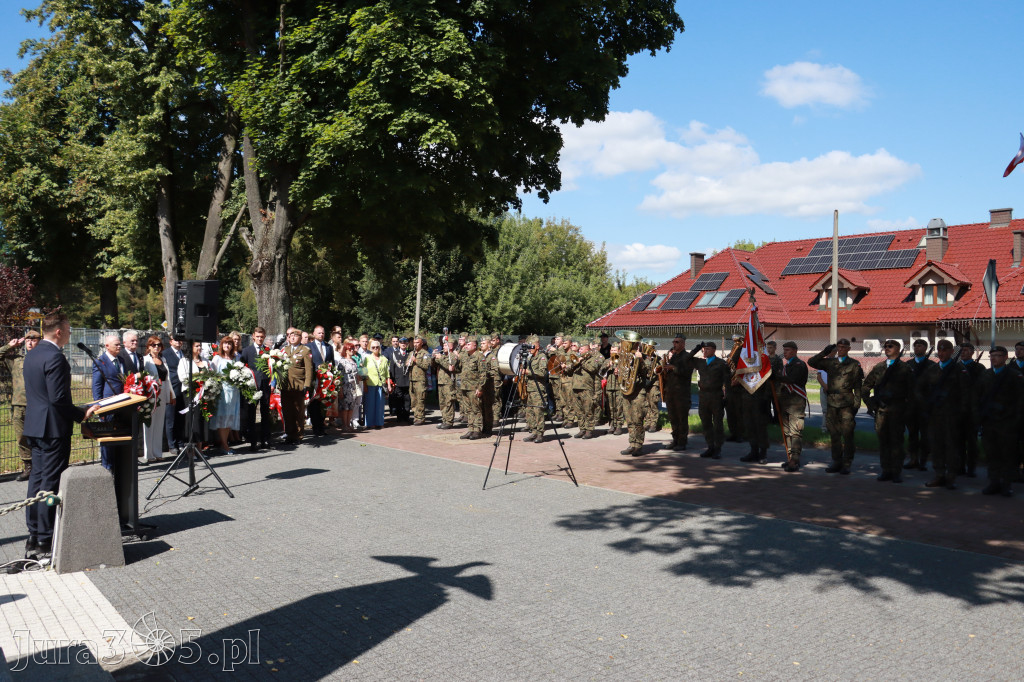 Fotorelacja: Powiatowe Obchody Święta Wojska Polskiego w Porębie