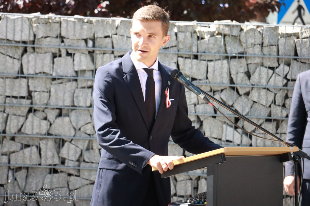 Fotorelacja: Powiatowe Obchody Święta Wojska Polskiego w Porębie