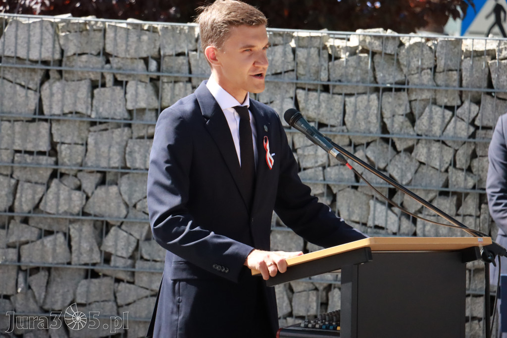 Fotorelacja: Powiatowe Obchody Święta Wojska Polskiego w Porębie