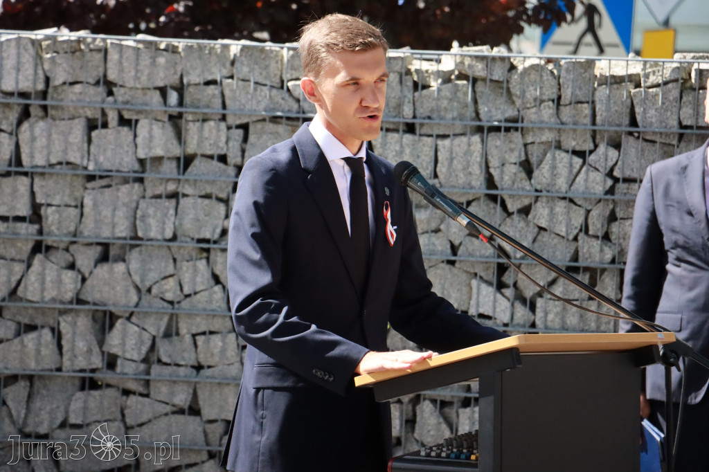 Fotorelacja: Powiatowe Obchody Święta Wojska Polskiego w Porębie