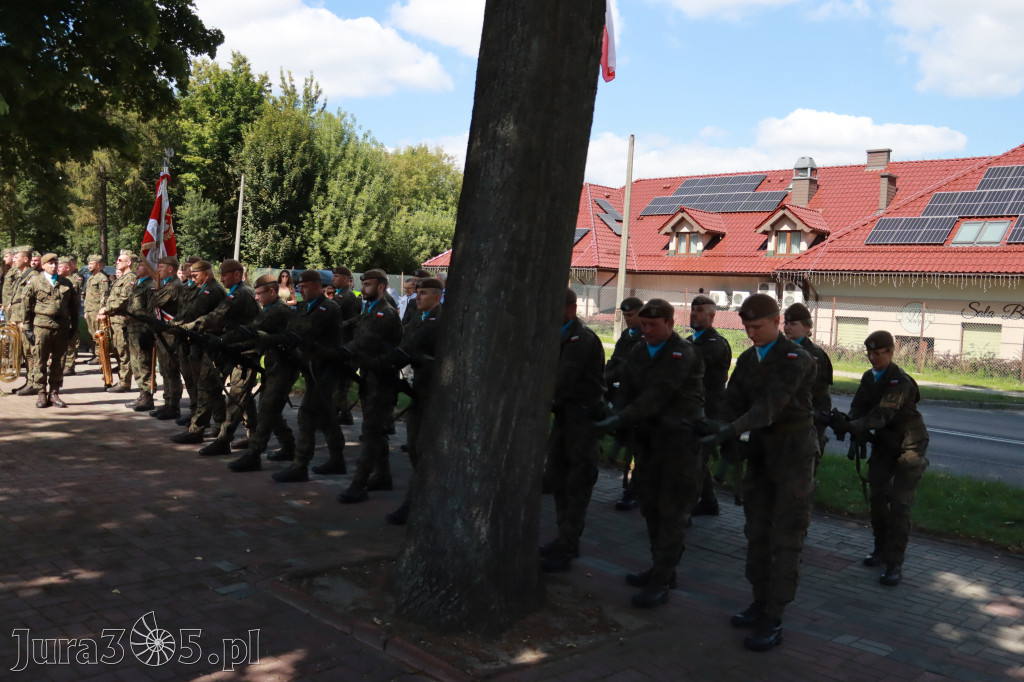 Fotorelacja: Powiatowe Obchody Święta Wojska Polskiego w Porębie