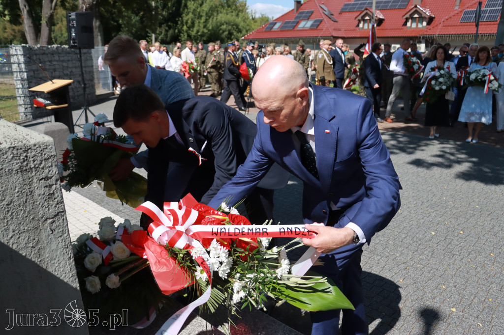 Fotorelacja: Powiatowe Obchody Święta Wojska Polskiego w Porębie