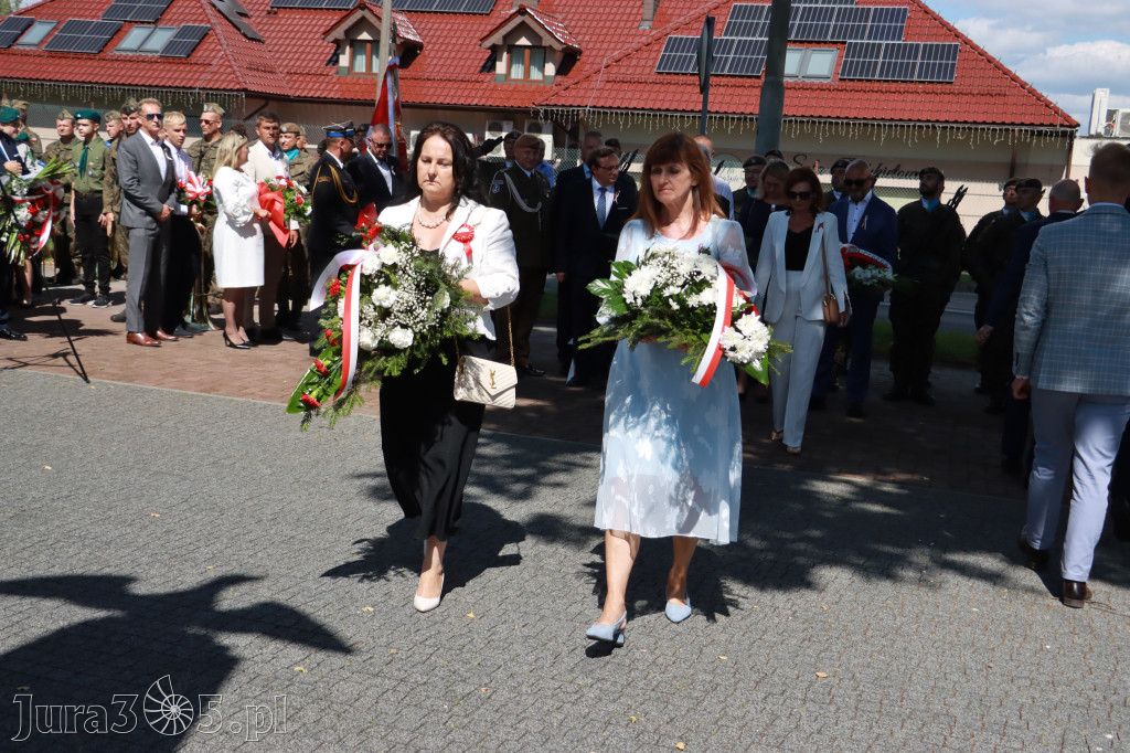 Fotorelacja: Powiatowe Obchody Święta Wojska Polskiego w Porębie