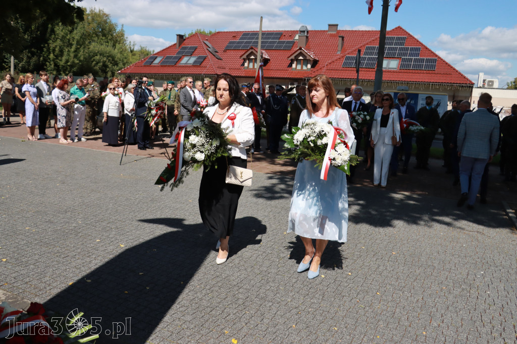 Fotorelacja: Powiatowe Obchody Święta Wojska Polskiego w Porębie
