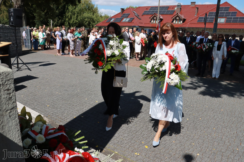 Fotorelacja: Powiatowe Obchody Święta Wojska Polskiego w Porębie