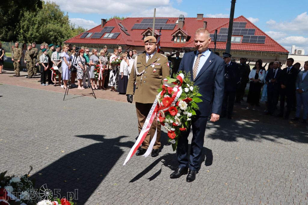Fotorelacja: Powiatowe Obchody Święta Wojska Polskiego w Porębie