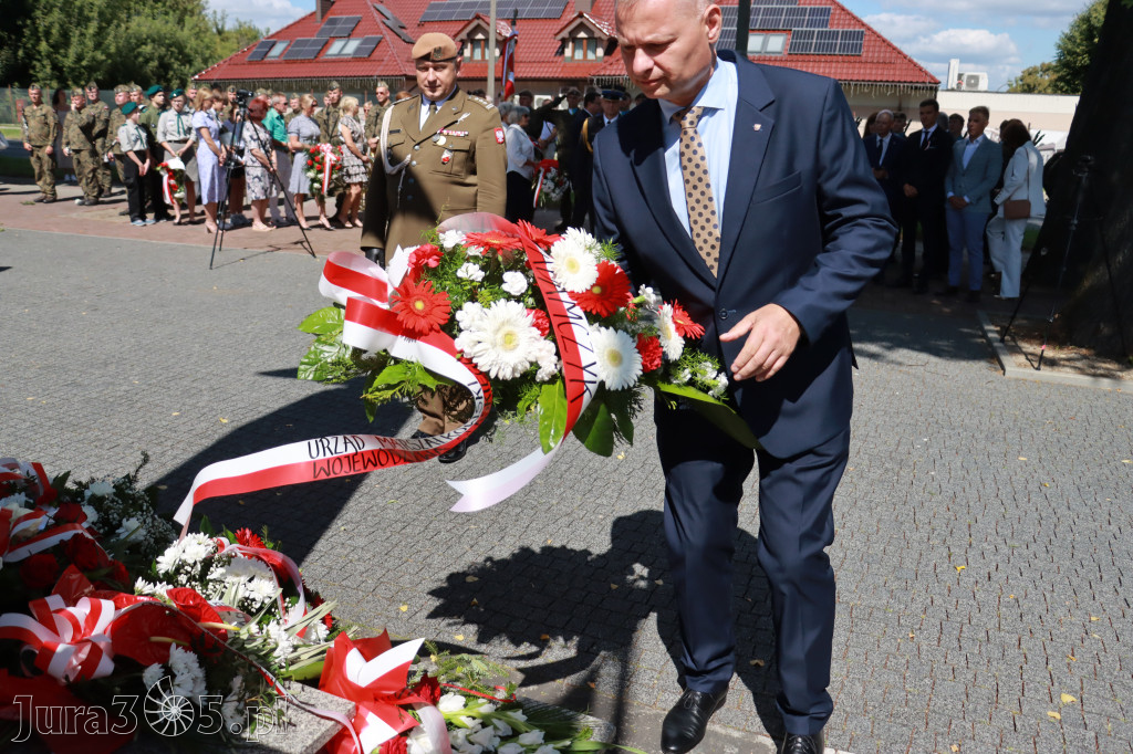 Fotorelacja: Powiatowe Obchody Święta Wojska Polskiego w Porębie