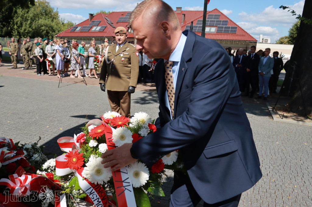 Fotorelacja: Powiatowe Obchody Święta Wojska Polskiego w Porębie