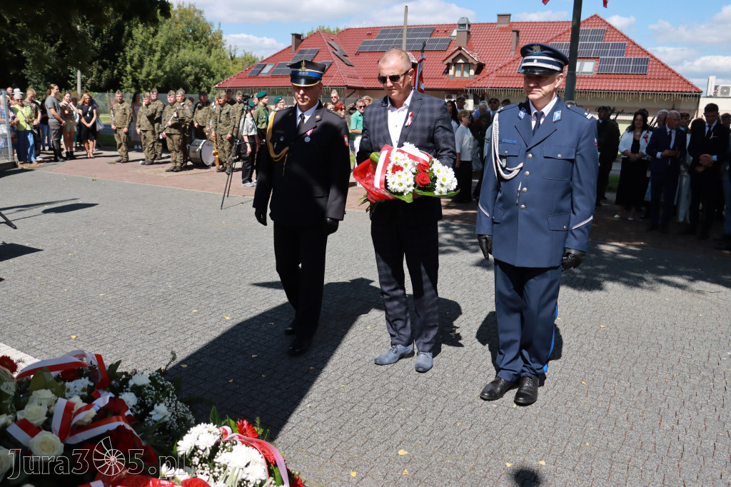 Fotorelacja: Powiatowe Obchody Święta Wojska Polskiego w Porębie