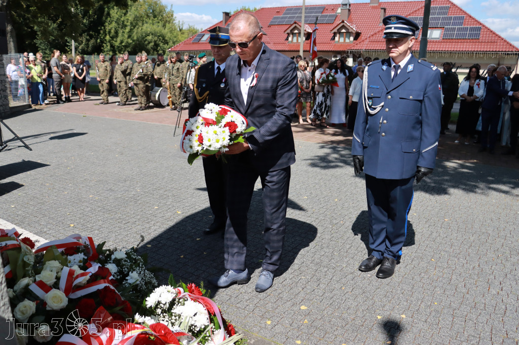 Fotorelacja: Powiatowe Obchody Święta Wojska Polskiego w Porębie
