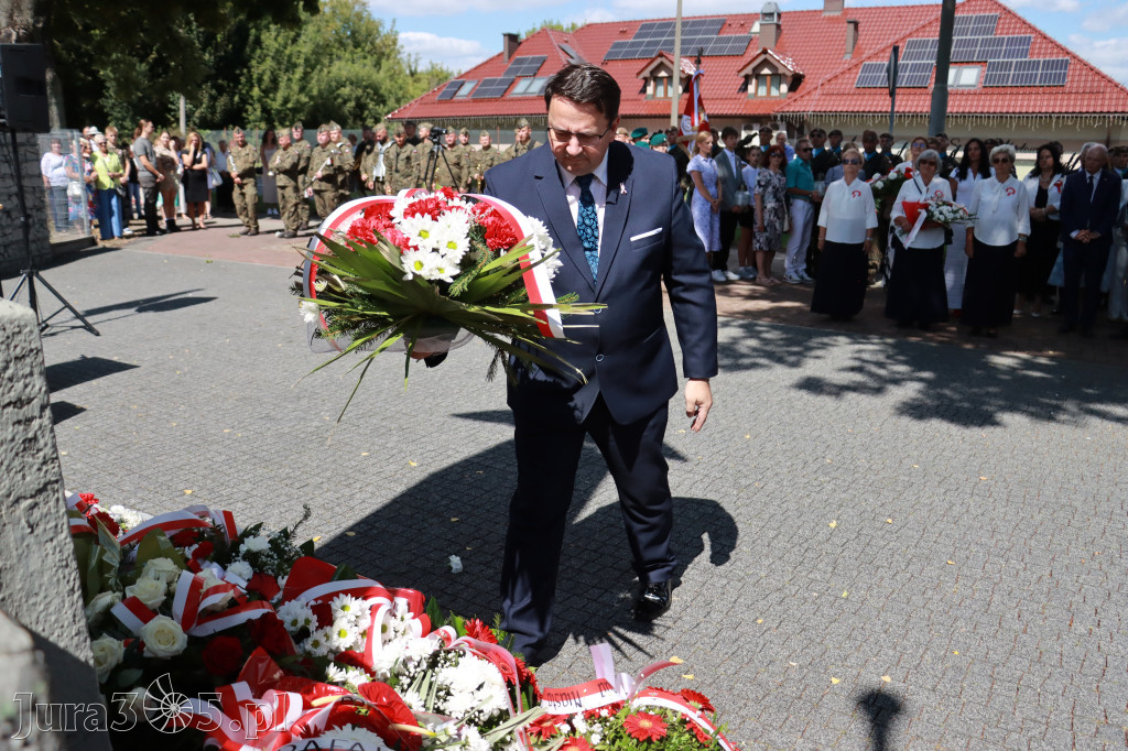 Fotorelacja: Powiatowe Obchody Święta Wojska Polskiego w Porębie