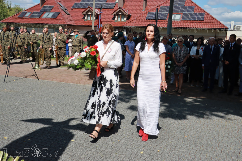 Fotorelacja: Powiatowe Obchody Święta Wojska Polskiego w Porębie