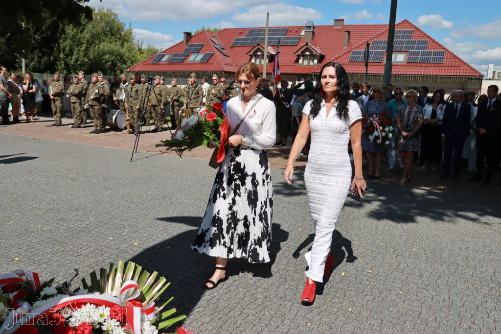 Fotorelacja: Powiatowe Obchody Święta Wojska Polskiego w Porębie