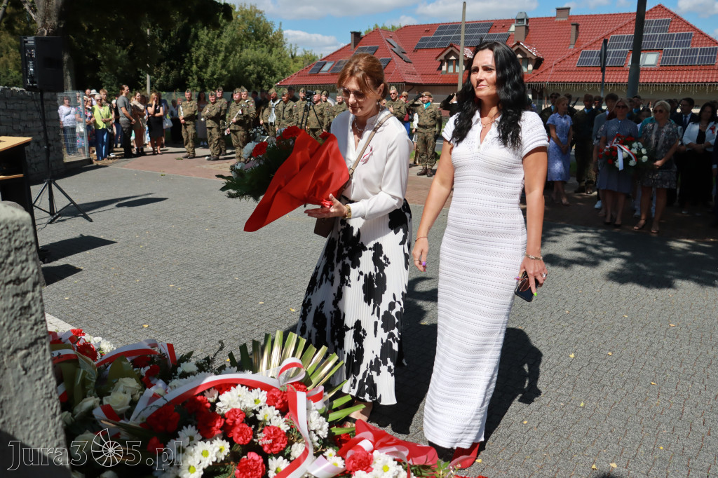 Fotorelacja: Powiatowe Obchody Święta Wojska Polskiego w Porębie