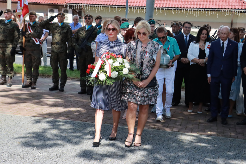 Fotorelacja: Powiatowe Obchody Święta Wojska Polskiego w Porębie