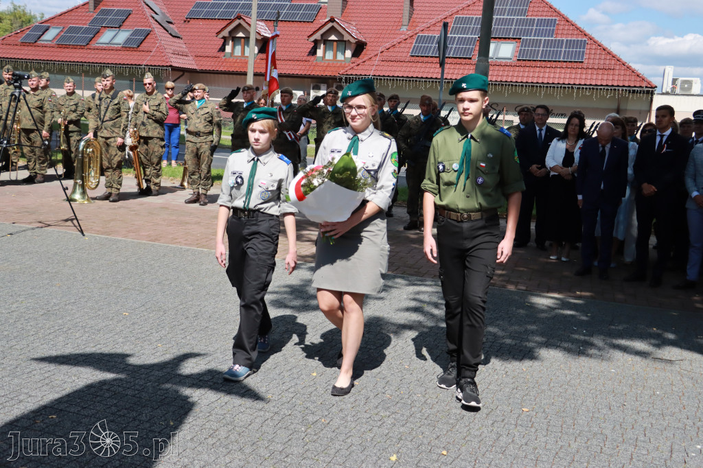 Fotorelacja: Powiatowe Obchody Święta Wojska Polskiego w Porębie