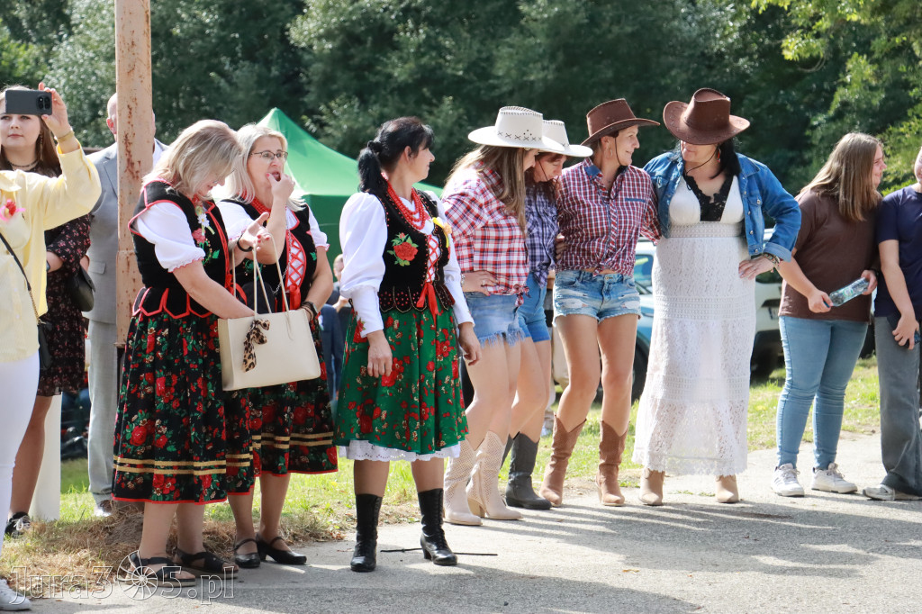 Fotorelacja II: GMINNE ŚWIĘTO PLONÓW część artystyczna. Irządze 2025!