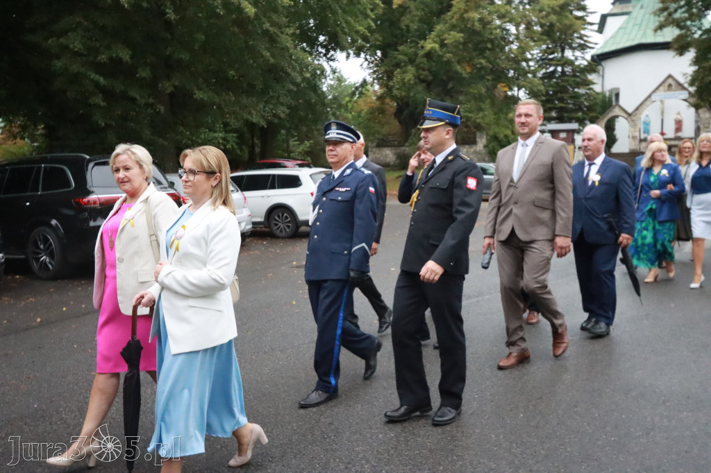 Fotorelacja I: Dożynki Powiatu Myszkowskiego w Niegowie