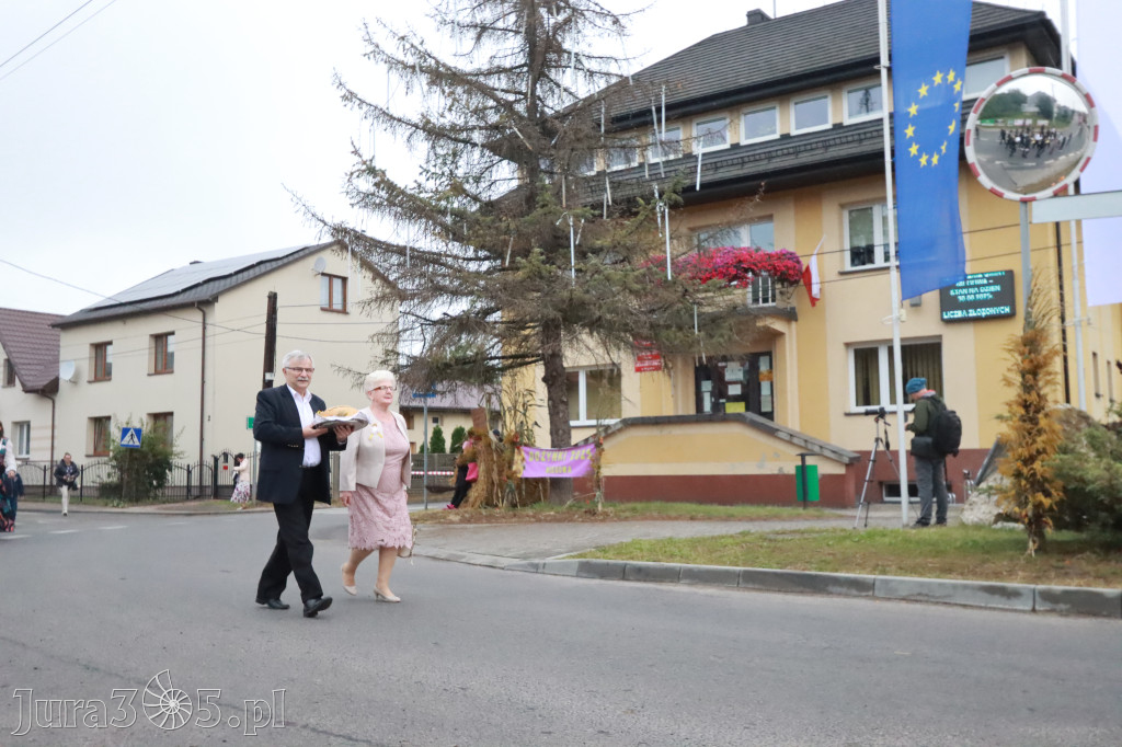 Fotorelacja I: Dożynki Powiatu Myszkowskiego w Niegowie