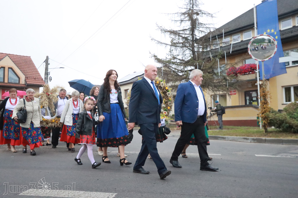 Fotorelacja I: Dożynki Powiatu Myszkowskiego w Niegowie
