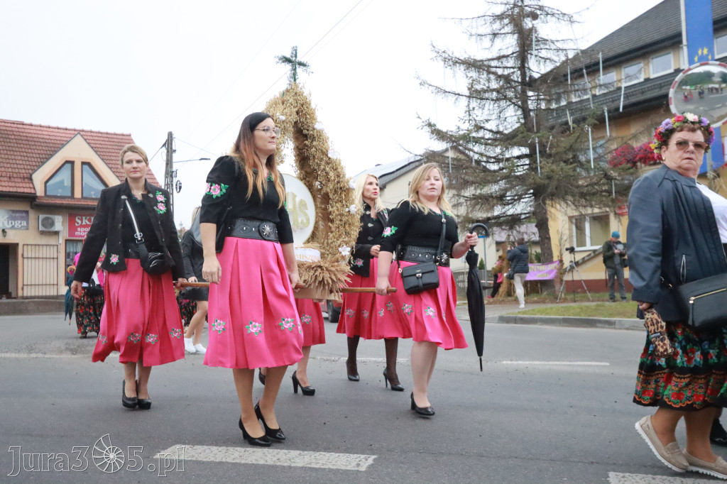Fotorelacja I: Dożynki Powiatu Myszkowskiego w Niegowie
